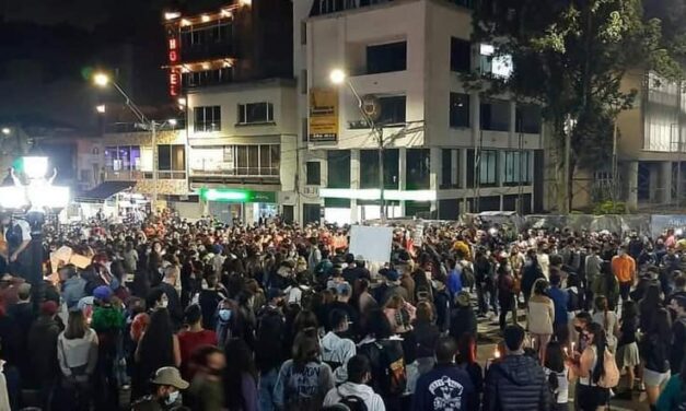 En Caldas protestan de forma pacífica