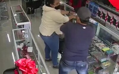 Delincuentes hurtaron en un local de celulares en La Ceja