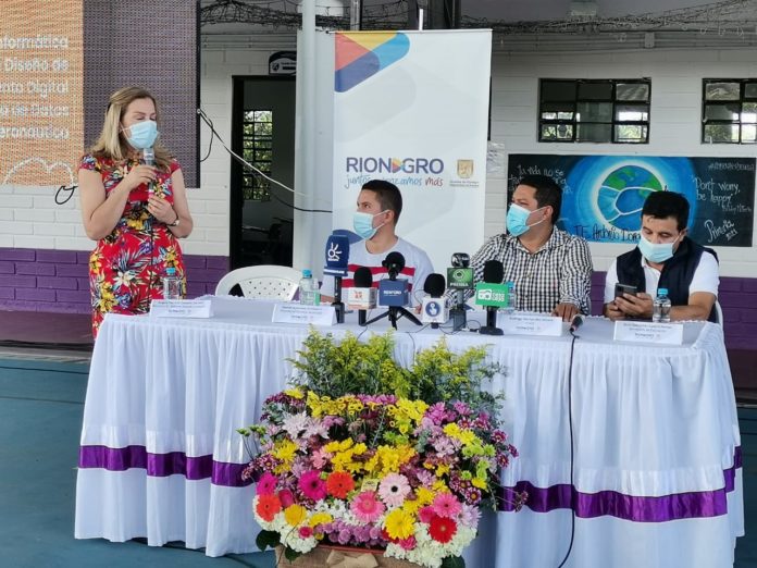 En Rionegro se entregó 320 computadores a instituciones En Rionegro se entregó 320 computadores a instituciones