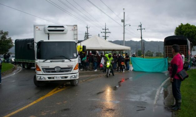 Vía La Ceja – La Unión fue bloqueada por las manifestaciones