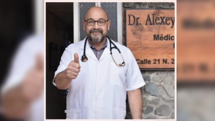 En El Retiro se realizó un homenaje al médico que falleció por complicaciones relacionadas con el COVID-19 En El Retiro se realizó un homenaje al médico que falleció por complicaciones relacionadas con el COVID-19