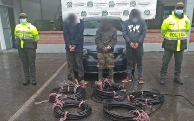 Fueron capturados tres hombres por hurto de cable en Rionegro