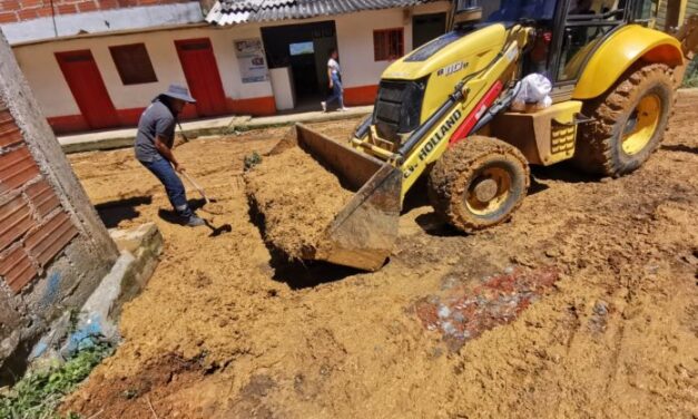 Continúan las labores de limpieza en los sectores afectados por la lluvia en San Francisco