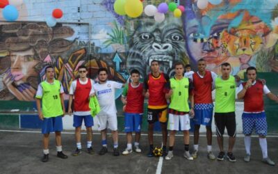Nueva placa deportiva en Villa del Campo en La Estrella