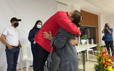 3 familias cumplieron el sueño de tener casa propia en La Estrella