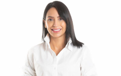 La única mujer que compite contra la clase política tradicional en Caucasia