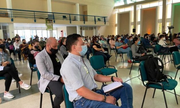 En El Carmen se realizó el foro “La Educación en Tiempos de Crisis”