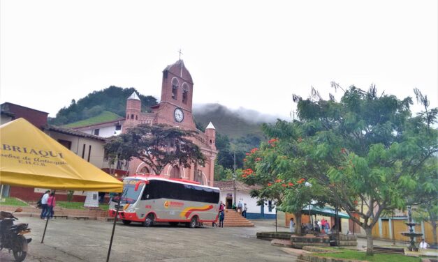 Descentralización de la salud en Abriaquí