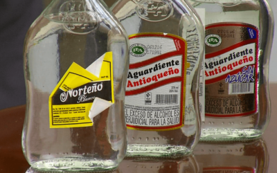Comerciante entrega productos falsificados después de recibir sensibilización