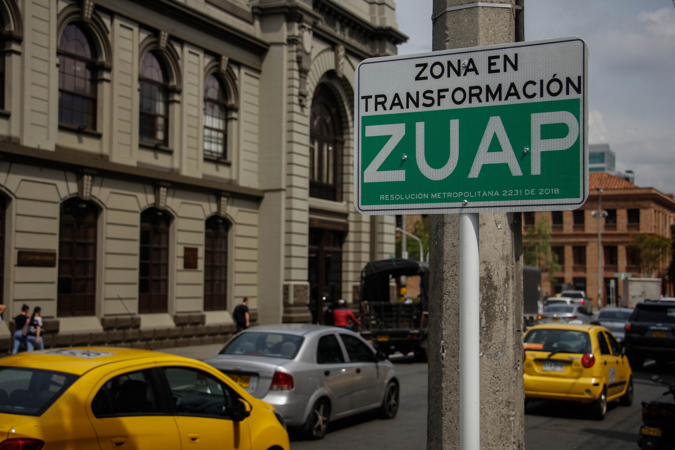 Señalización-vertical-scaled La ZUAP del Centro evita la circulación de vehículos contaminantes