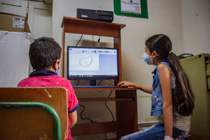 Zonas rurales de Abejorral recibieron dotación para sus escuelas