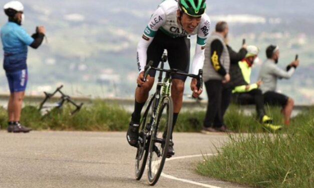 Ciclista de El Carmen llegaría al World Tour