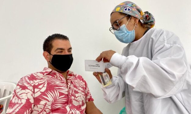 Comenzó el proceso de vacunación contra el COVID-19 puerta a puerta en La Ceja