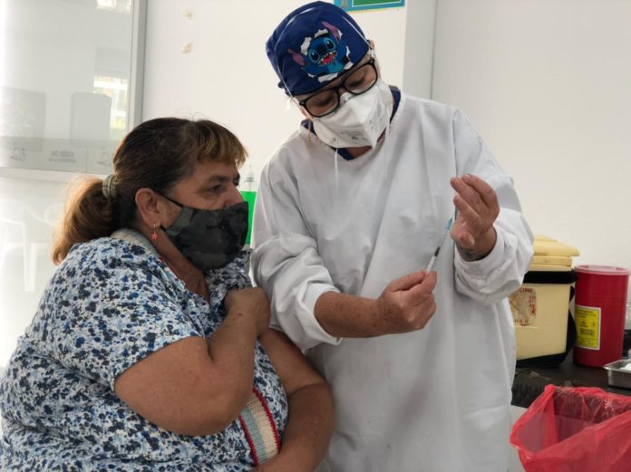 Rionegro comenzó con la inmunización de personas entre 40 y 44 años Rionegro comenzó con la inmunización de personas entre 40 y 44 años