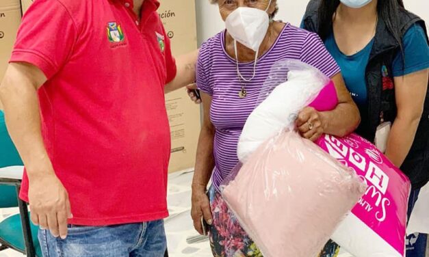 Briceño sigue apoyando a los damnificados por la avenida torrencial