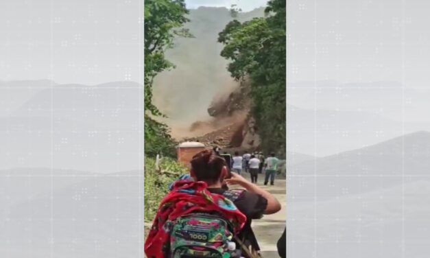 Grande derrumbe afectó la vía de ingreso a Anorí