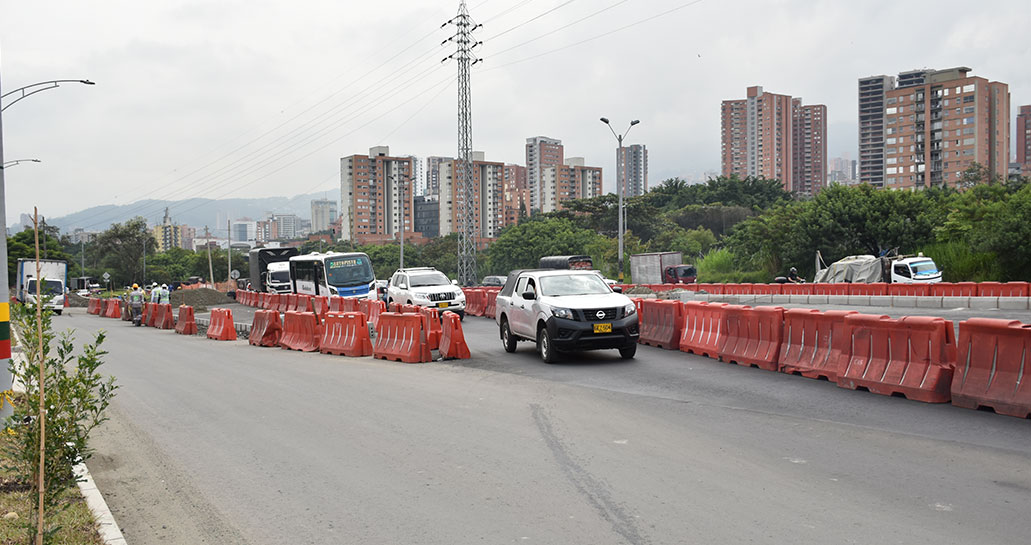 Cambios viales en la Autopista Sur por obras en Intercambio Vial Ayurá