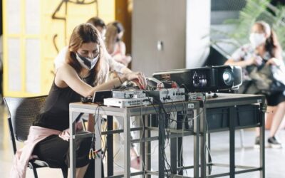 56 emprendimientos de la industria creativa de Medellín recibieron formación