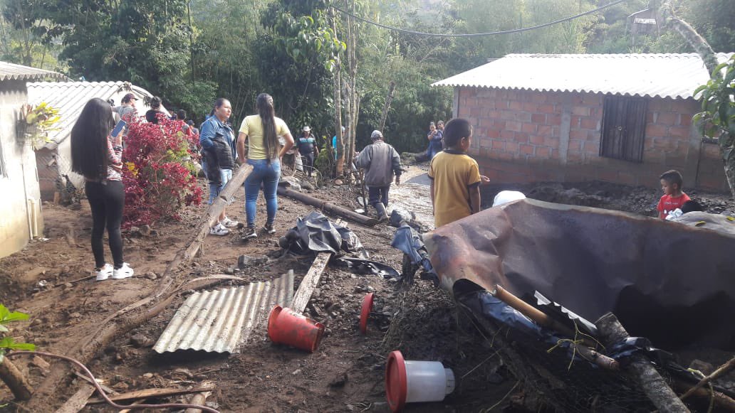 E-1-OsbWQAcgctM Cuatro municipios del Occidente reportaron eventos por fuertes lluvias