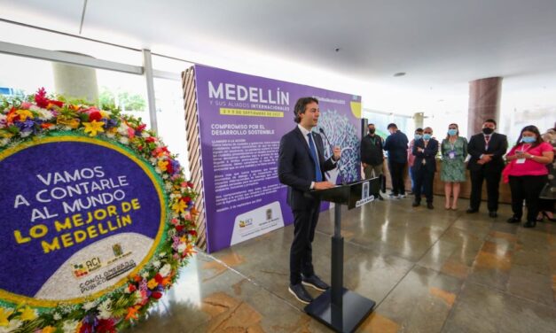 El alcalde de Medellín firmó acuerdo multilateral por el desarrollo sostenible