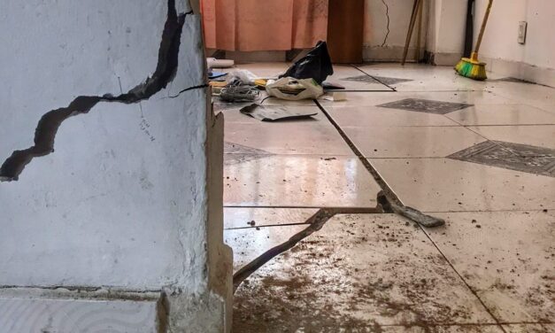 Evacuación de 37 viviendas en el Popular por amenaza de deslizamiento