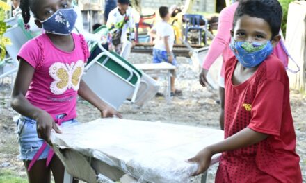En Puerto Nare se entrega una dotación histórica para una escuela rural