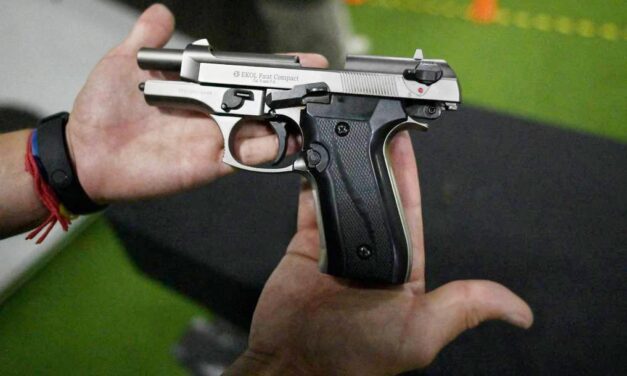 El Gobierno Nacional firmó decreto para regular las armas traumáticas
