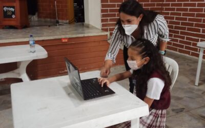 Dos colegios de Guarne recibieron 200 computadores