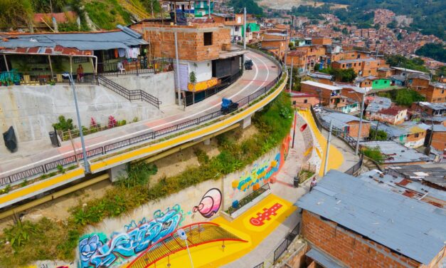 Nueva extensión del viaducto Media Ladera beneficia a la Comuna 13