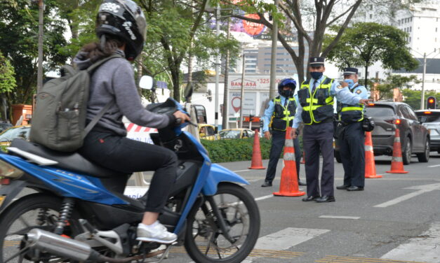 El 19 de octubre comienza la fase sancionatoria del pico y placa para motocicletas en Medellín