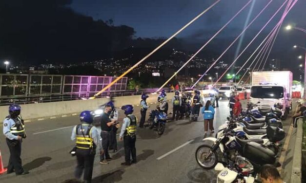 En Medellín se realizan operativos para controlar «piques» de motos y carros