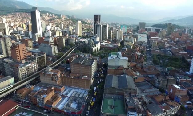 Premiada plataforma de espacio público de Medellín