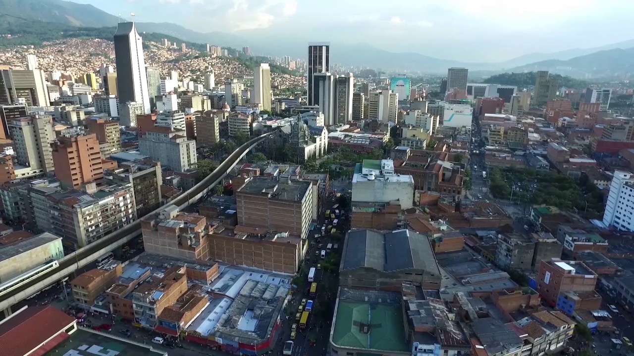 maxresdefault Premiada plataforma de espacio público de Medellín