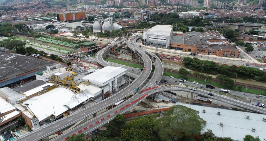 Recta final del intercambio vial La Ayurá