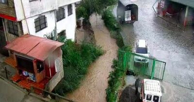 En San Vicente cuatro viviendas resultaron afectadas por la creciente de una quebrada