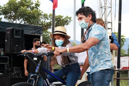 Seis niños fueron premiados como los ganadores del Concurso de Cuento Ilustrado Infantil de Movilidad Sostenible