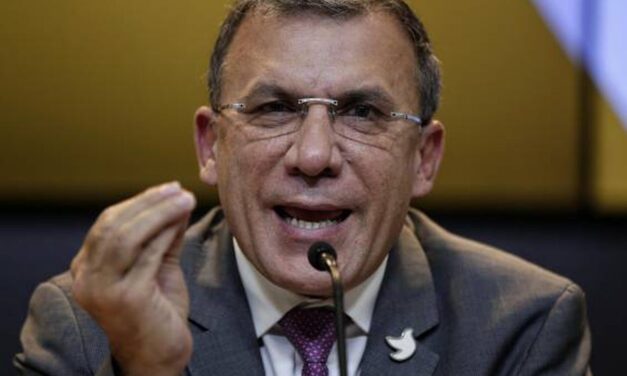 El ridículo que hizo Roy Barreras