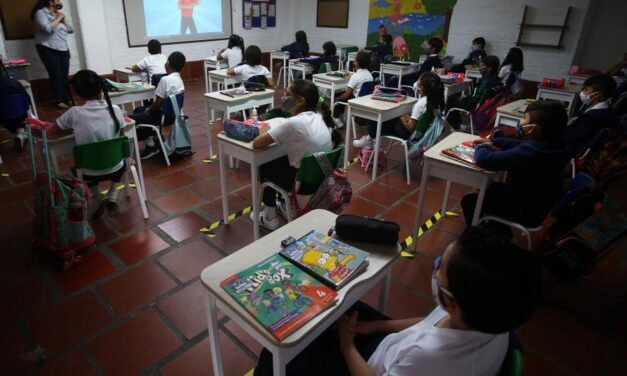 El próximo año habrá regreso 100% presencial a las aulas
