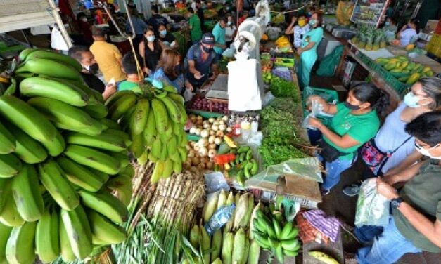 Comerciantes están preocupados por alza de costo en los alimentos