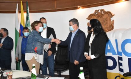 Municipio de El Retiro otorgó al gobernador encargado del departamento su máxima distinción