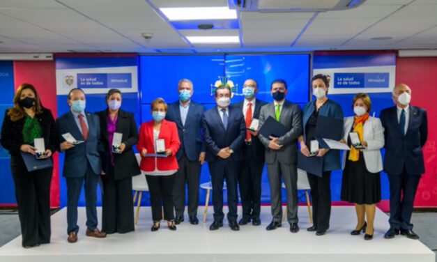 Acto de homenaje al talento humano en salud en Colombia