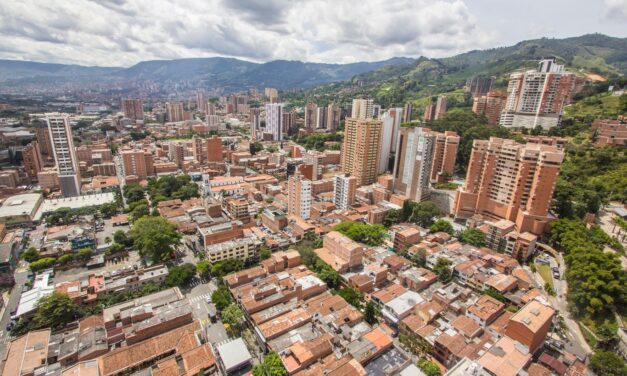 En Sabaneta entregaron resoluciones de adjudicación para el mejoramiento de vivienda a 130 familias