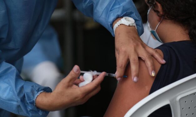 Medellín reactiva la aplicación de dosis de refuerzo contra covid-19