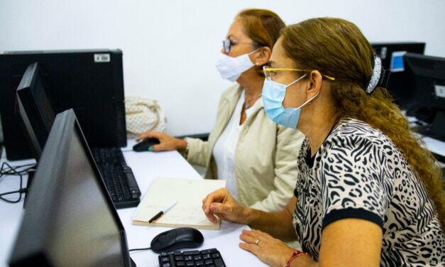 Más de 175 adultos mayores son capacitados en el uso de herramientas digitales como parte del Valle del Software