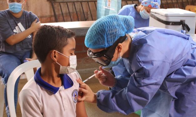 Con plan piloto en instituciones educativas serán vacunados 4.400 niños y niñas diariamente en Medellín contra el covid-19