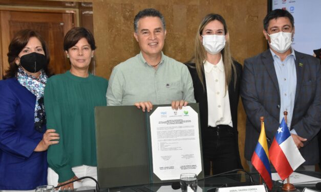 Gobiernos de Antioquia y de Santiago de Chile firmaron acuerdo de hermanamiento para el desarrollo de diversas actividades