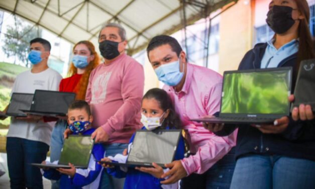 En Rionegro, instituciones educativas recibieron dotación de equipos tecnológicos