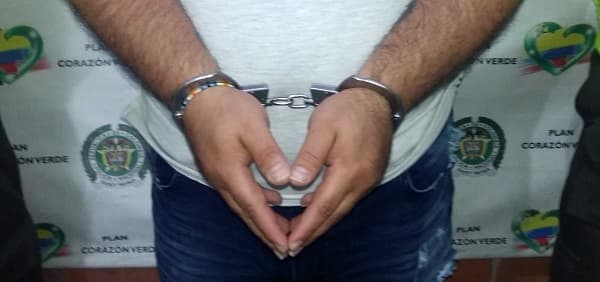 Cárcel para instructor de tenis que abusó de su hija; otros seis padres siguieron igual suerte