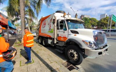 Más de seis metros cúbicos de residuos fueron recogidos en el Centro de Medellín en la primera Operación Naranja del año
