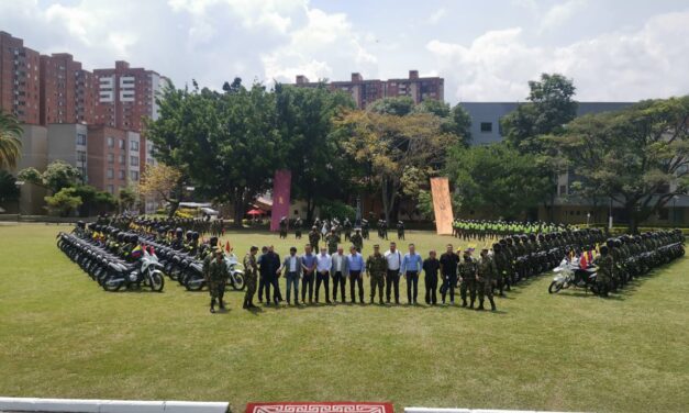 Gobernación de Antioquia entregó nuevo parque automotor al Ejército Nacional